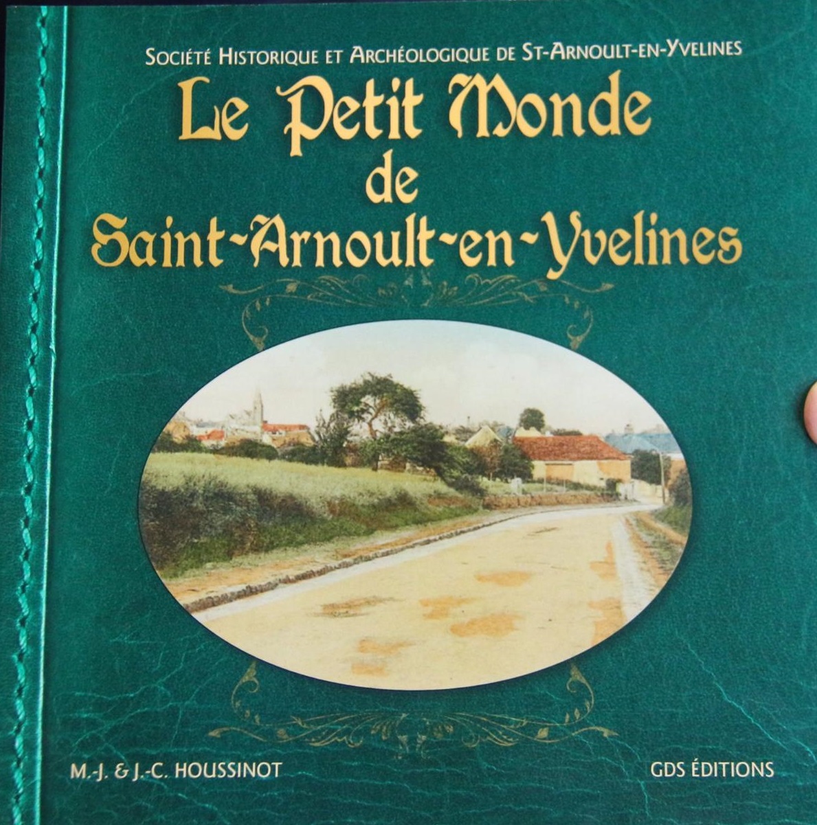 couverture de : Le petit monde de Saint-Arnoult-en-Yvelines